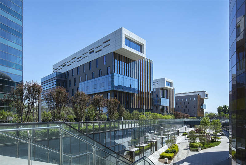 合肥廠房裝修：24000平環(huán)?？萍脊緩S房，辦公樓裝修