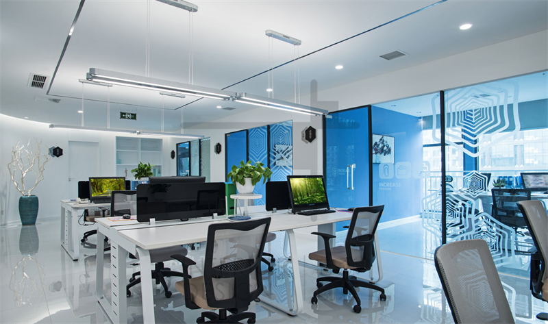 <a href=http://m.longuevilletennis.com/ target=_blank class=infotextkey>合肥辦公室裝修</a>怎樣實(shí)現(xiàn)和諧的布局設(shè)計(jì)清爽自然